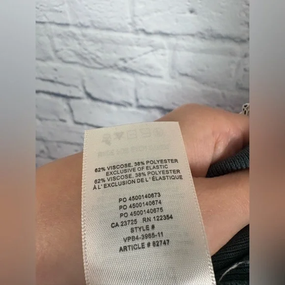 NEW Wilfred ripped cropped top size S - Picture 8 of 8